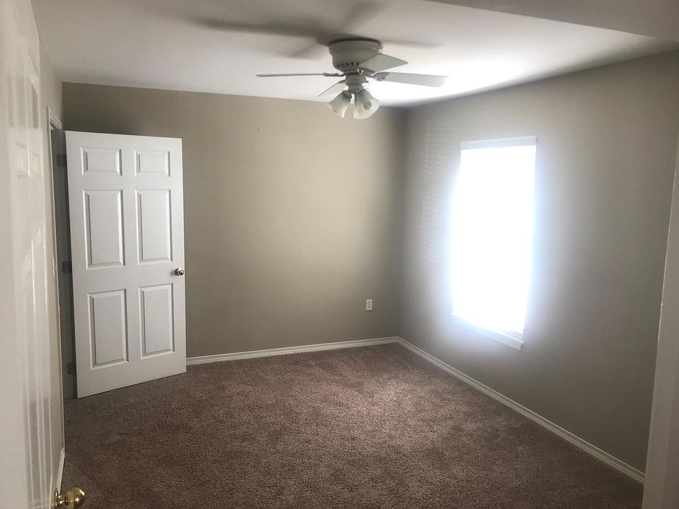 2nd image of 214 Balboa Dr APT 8