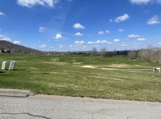 26 Woodridge Dr, Mineral Wells, WV 26150