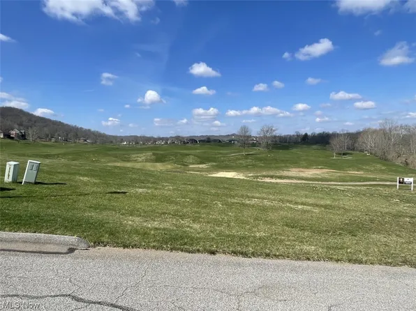 26 Woodridge Dr, Mineral Wells, WV 26150