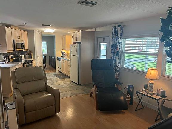 5th image of 4437 Lady Beverlee Ct N #84