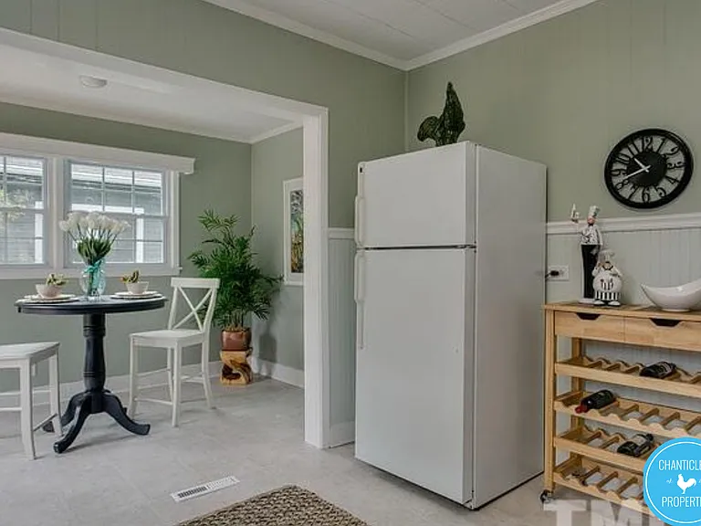 1016 Hale St — Photo 12