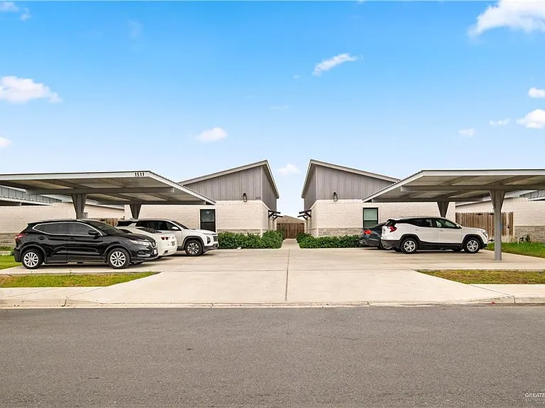 1511 Playa Dr #2 — Photo 1