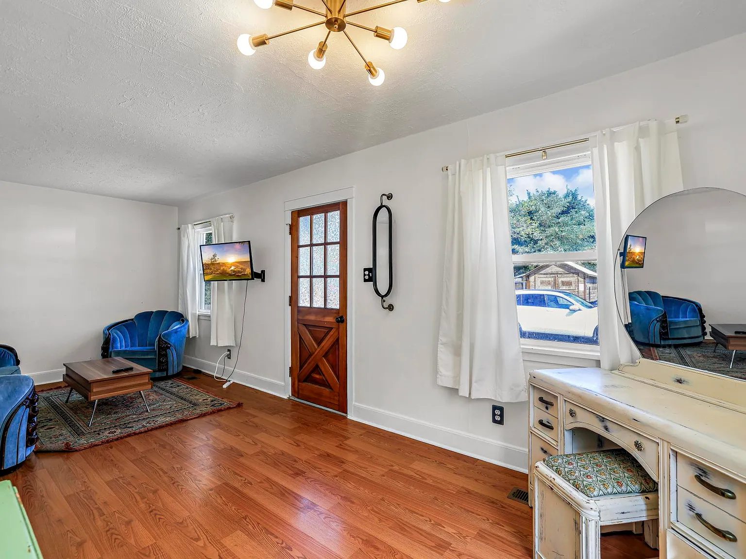1 bed, 600 sqft, $2,200 — Photo 2
