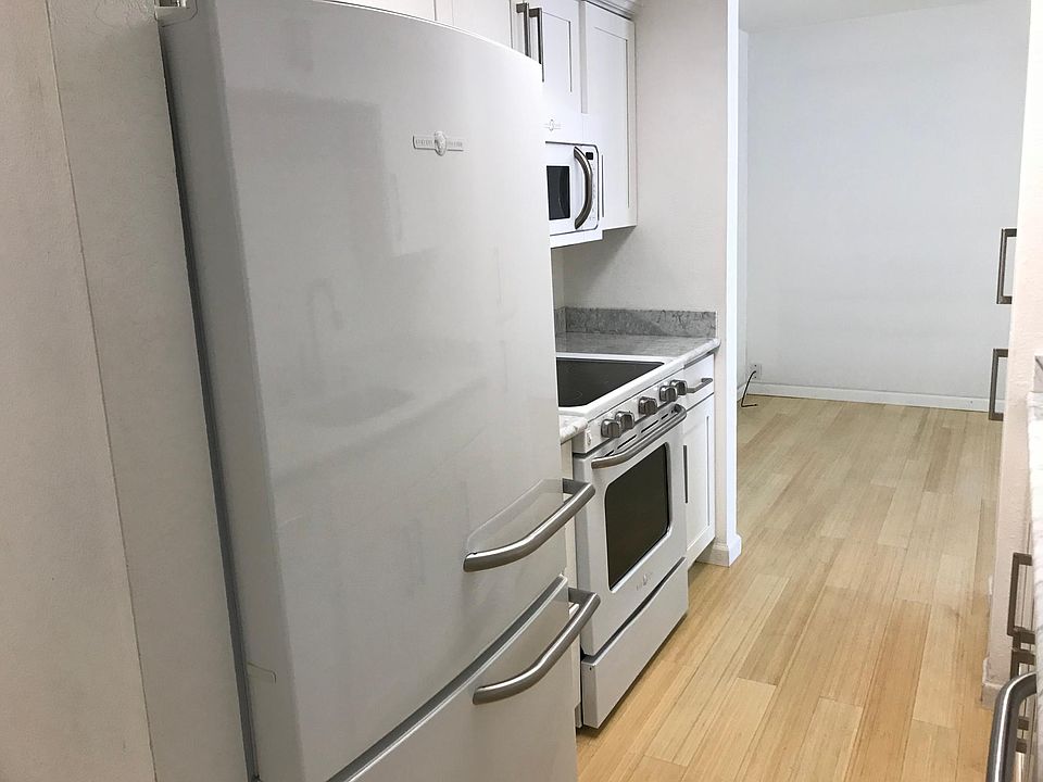 1st image of 2412 Larkspur Ln APT 241