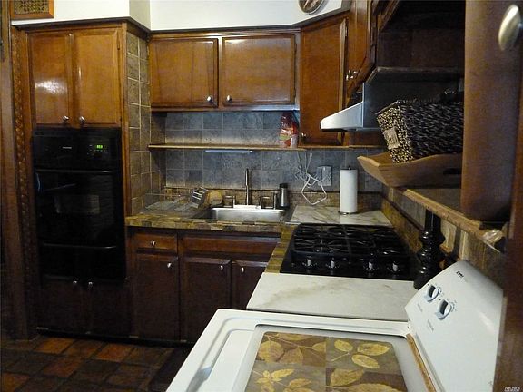 5th image of 3016 71st St
