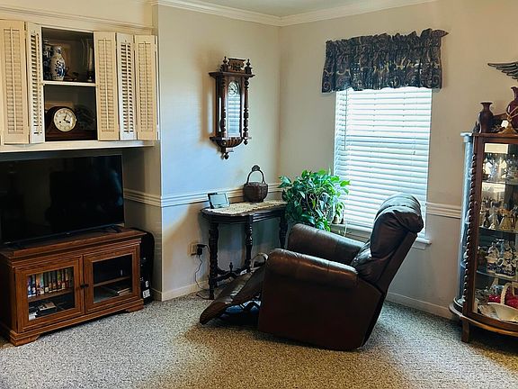 5th image of 175 Riverbend Dr