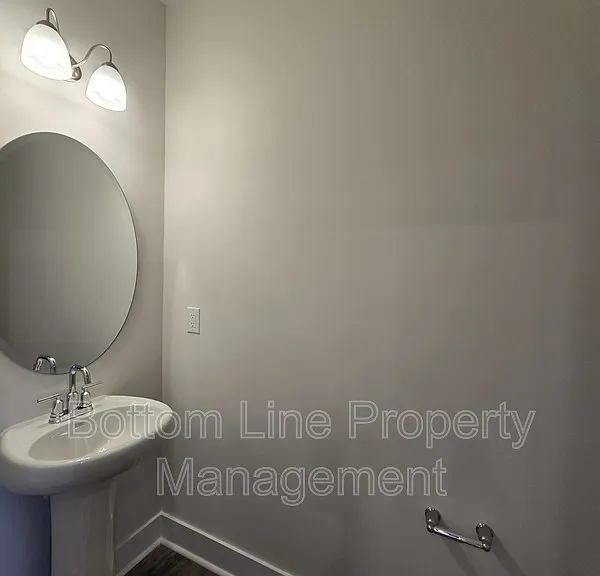1010 Whistling Pl — Photo 14