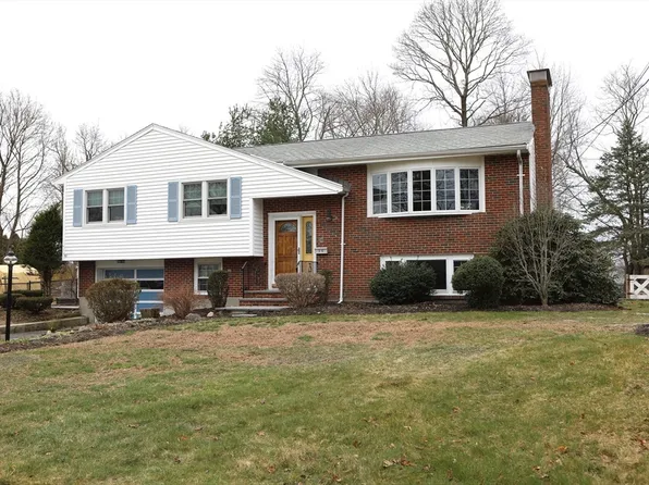 36 Tower Hill Rd, Braintree, MA 02184