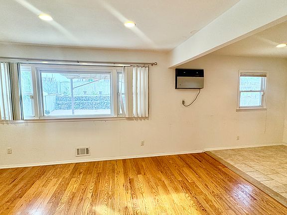 2nd image of 127 Maybury Ave #1