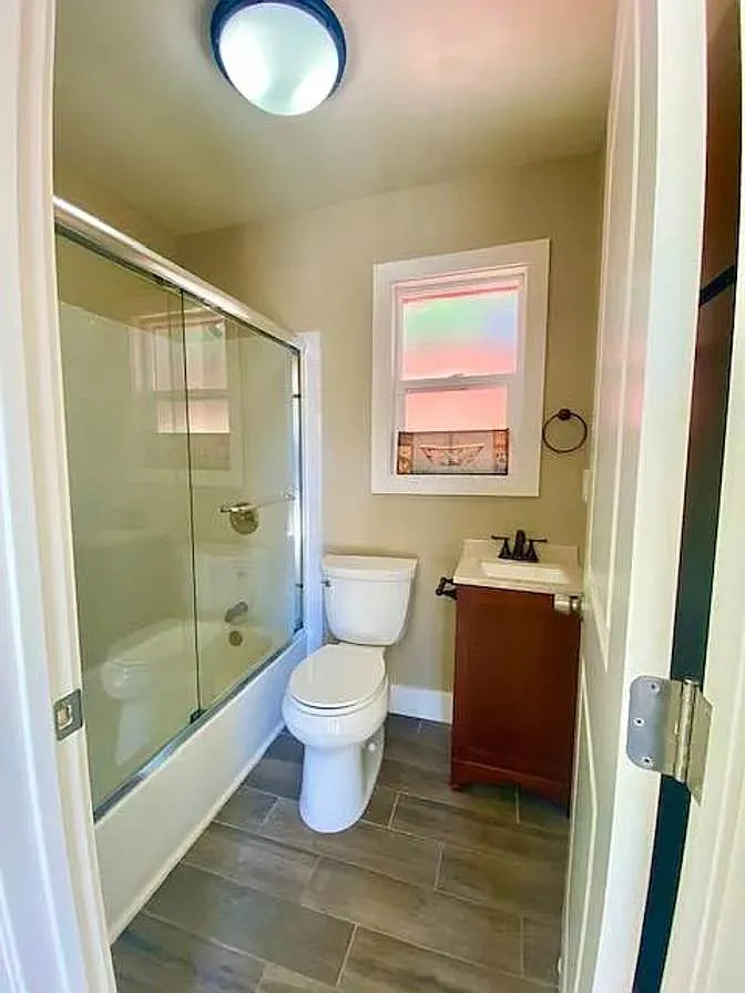 Studio, 375 sqft, $1,575 — Photo 2