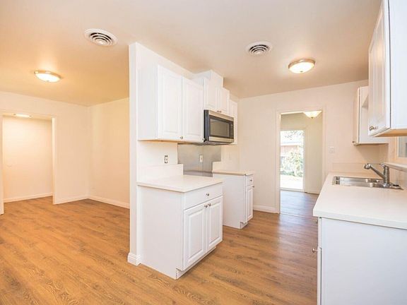 2nd image of 2255 Kenworthy Way