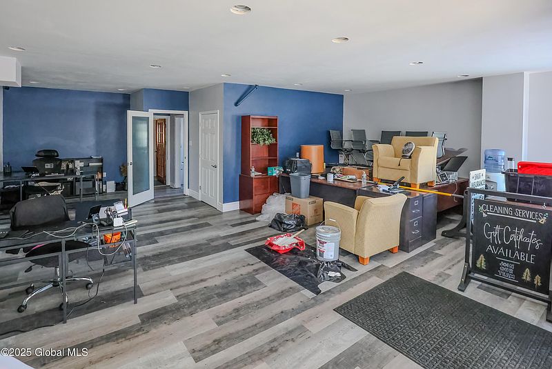 5th image of 931 Altamont Avenue
