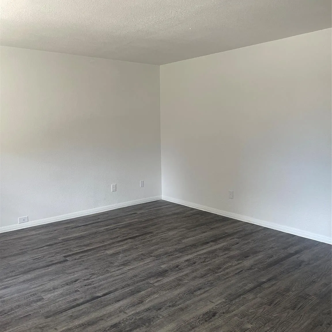 2 bed, 1.5 bath, 1259 sqft, $1,550 — Photo 2