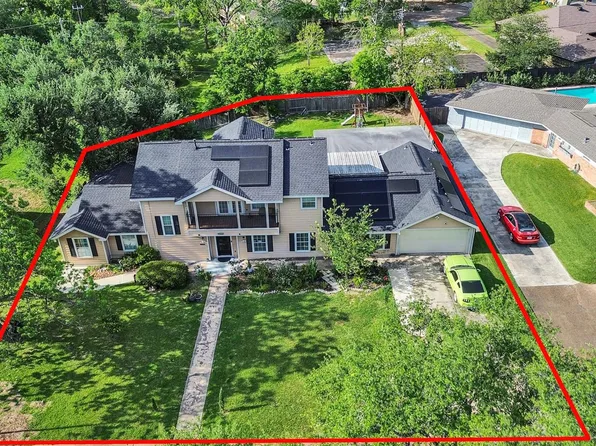 7923 Glenview Dr, Houston, TX 77061