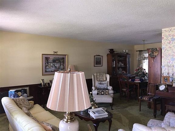 4th image of 8301 Lopez Dr