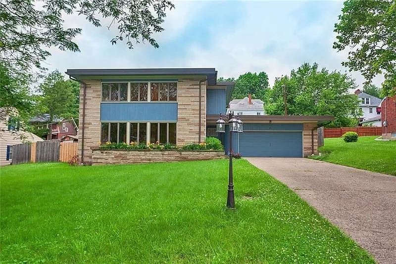 36 Hillcrest Ln photo 1