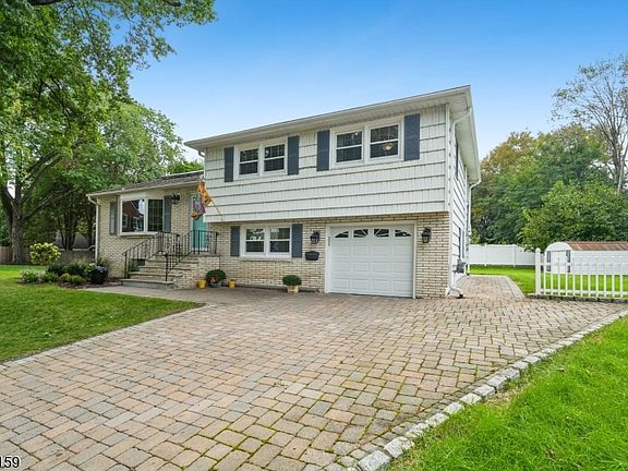 2nd image of 49 Skyview Rd