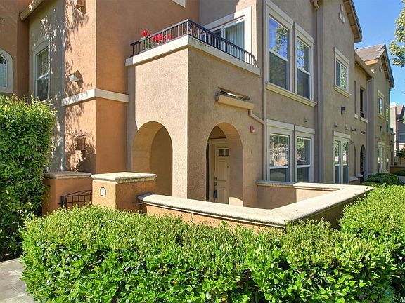 2nd image of 1260 Riva Dr Unit 5