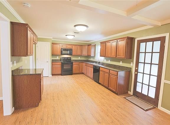 4th image of 3560 Granada Dr