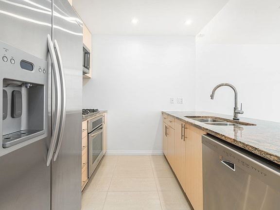 3rd image of 1211 Melville St #807
