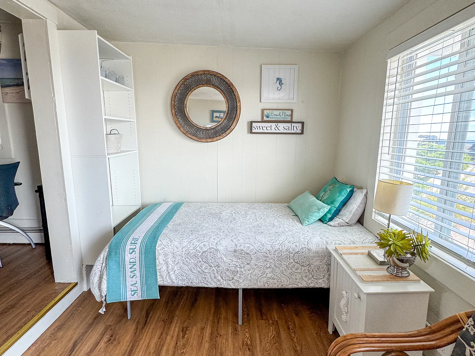 Studio, 200 sqft, $1,500 — Photo 2