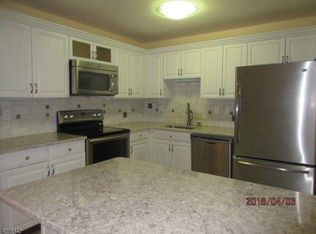 386 Potomac Dr, Basking Ridge, NJ 07920