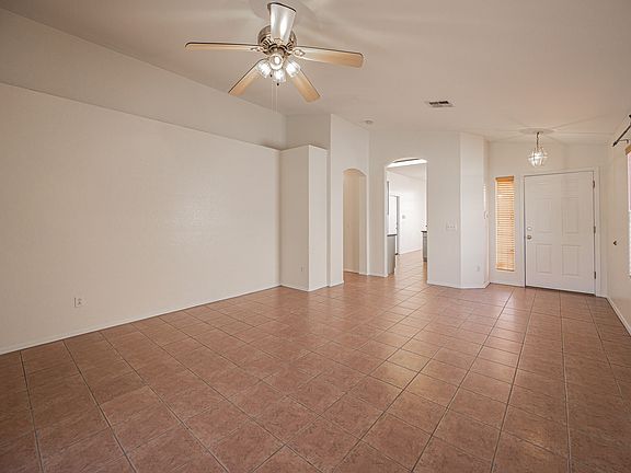 5th image of 601 S Silverbrush Dr