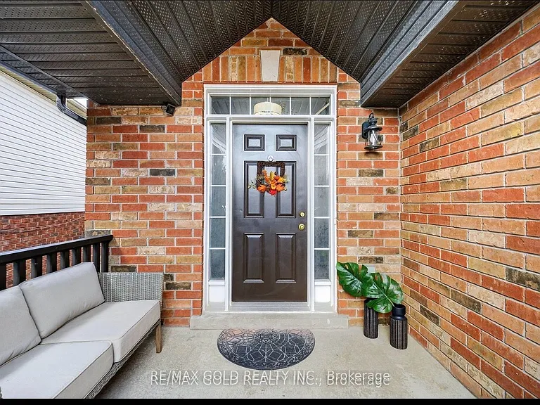 24 Murray Ct — Photo 2