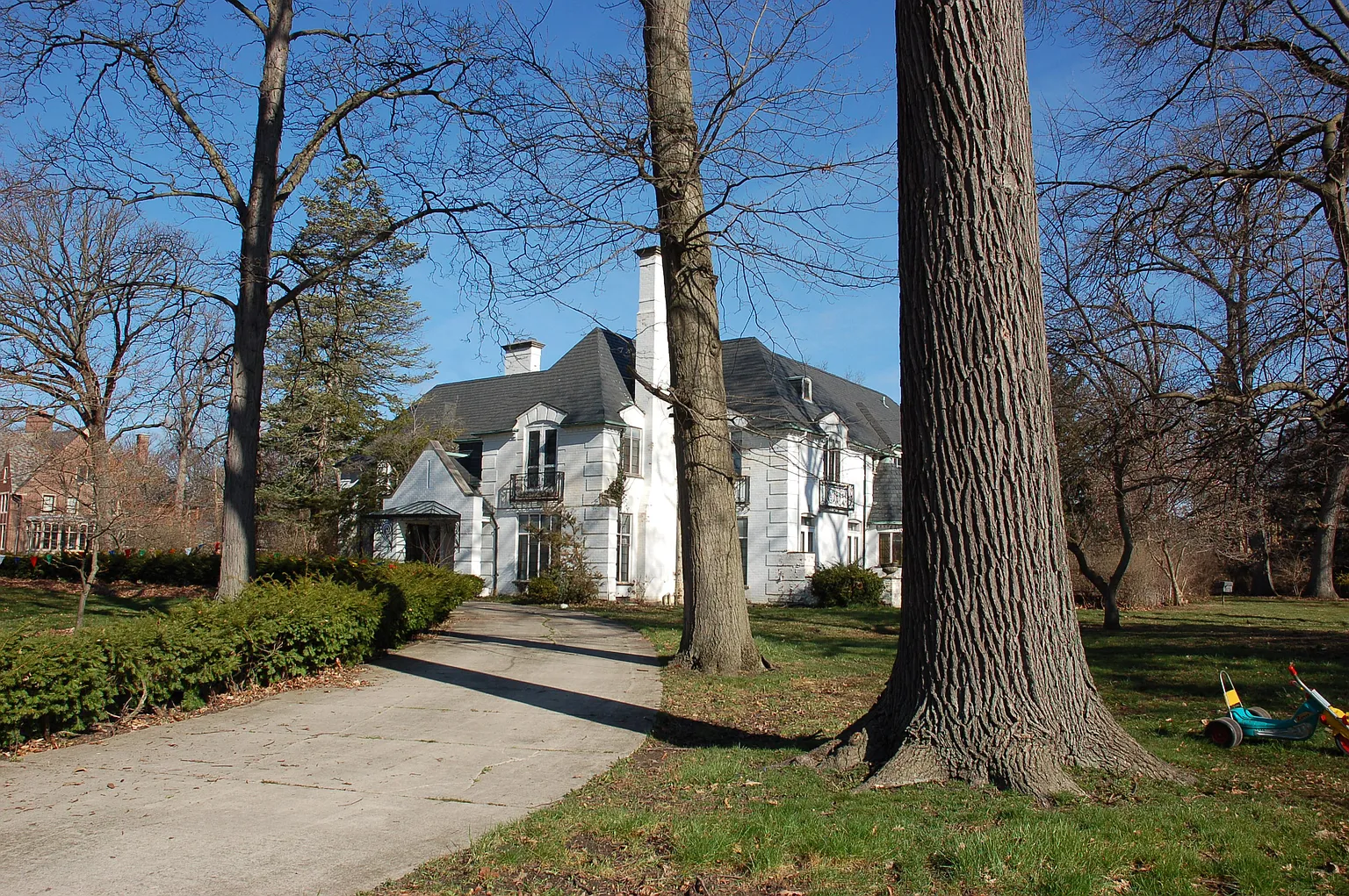 1700 Wellesley Dr photo 1