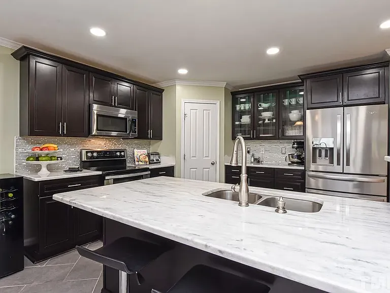 2304 Ferdinand Dr — Photo 14