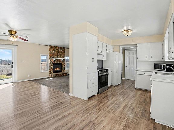 3rd image of 9670 Junction Rd