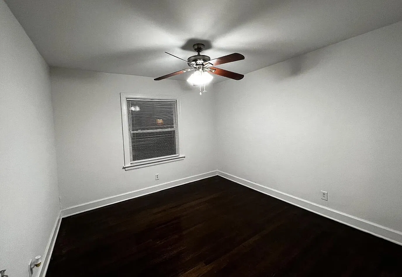 3 bed, 1.5 bath, 3238 sqft, $1,600 — Photo 4