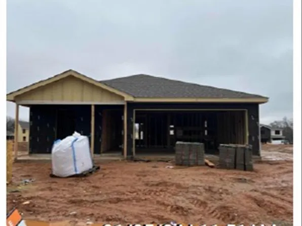 1102 Hidden Valley Dr, Chandler, TX 75758