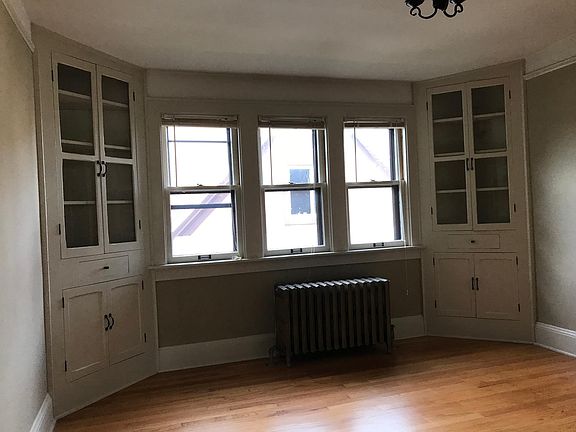 3rd image of 3137 N Pierce St #A