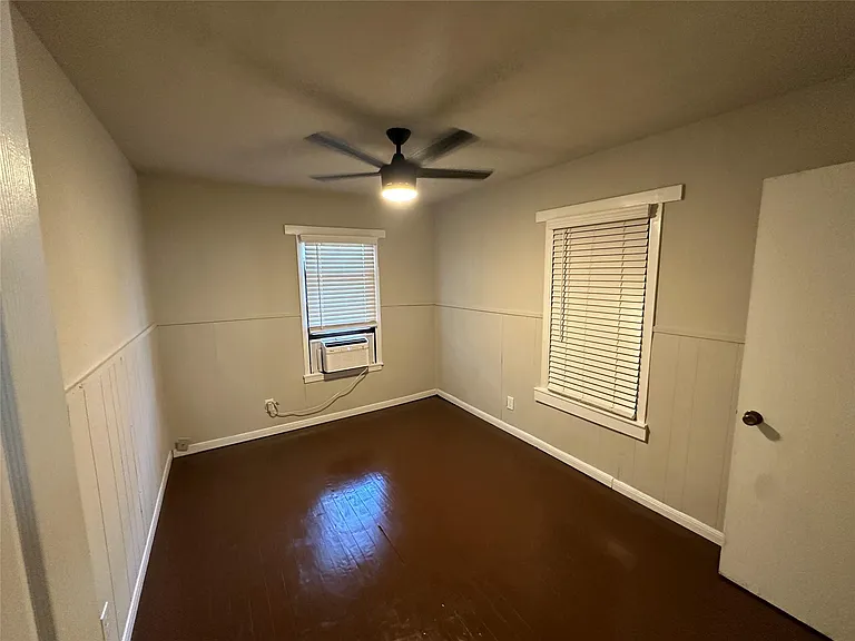 2721 Napoleon St — Photo 4