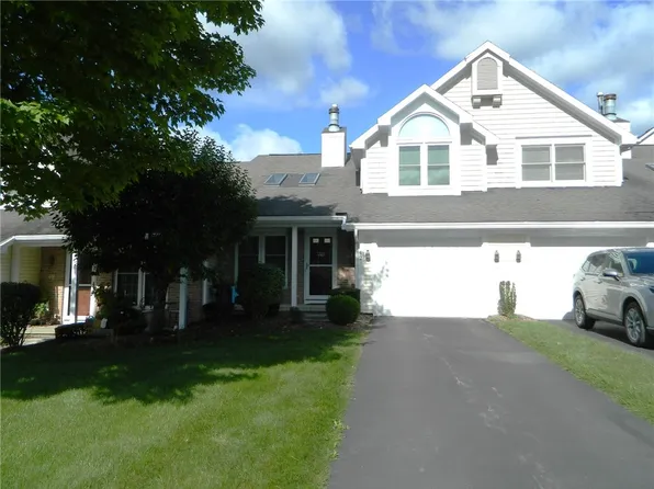42 Genesee View Trl, Rochester, NY 14623