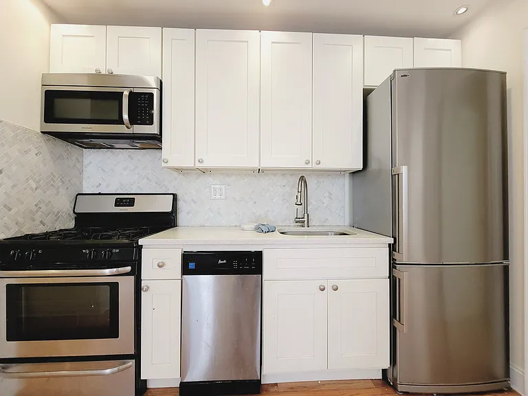 3143 Broadway #1C — Photo 1