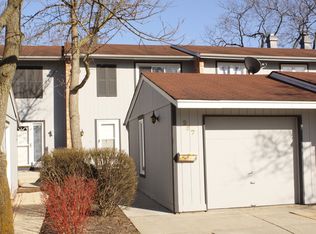 257 Laurel Ln, Bloomingdale, IL 60108