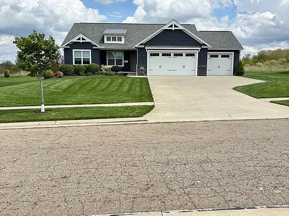 352 Heatherby Ln NE, Hartville, OH 44632