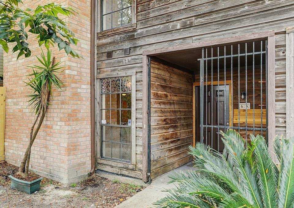 Welcome home to CEDARWILD TOWNHOMES a gated enclave.