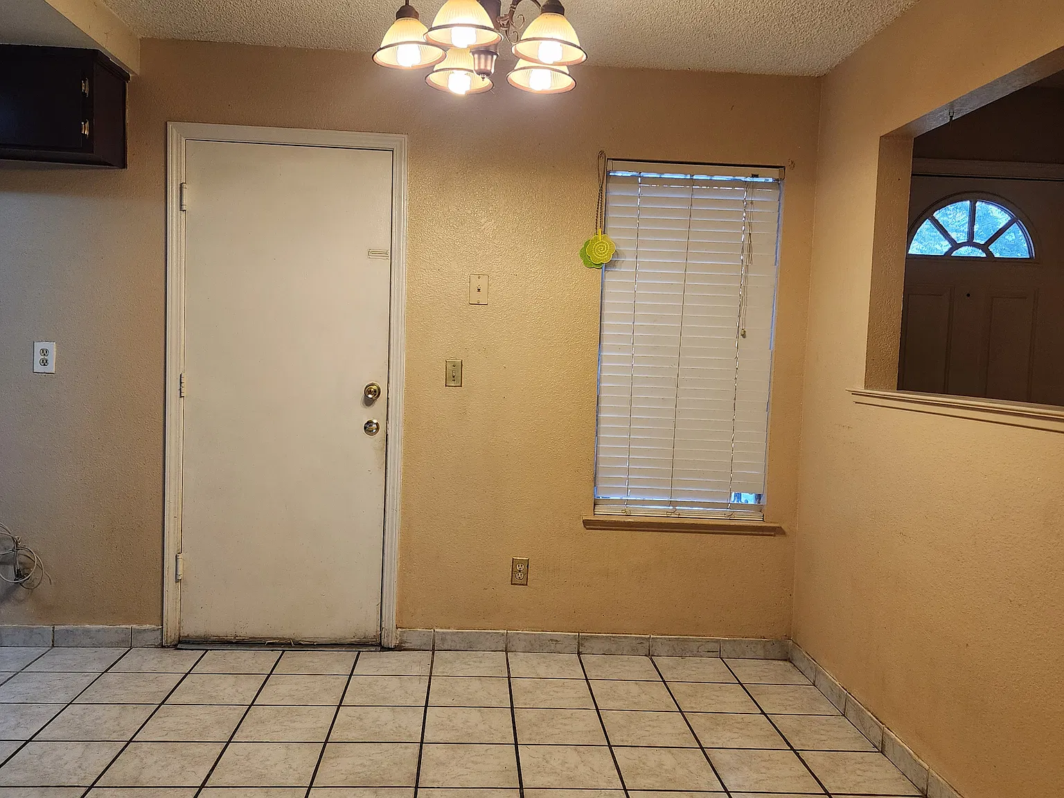 3 bed, 1115 sqft, $2,200 — Photo 4
