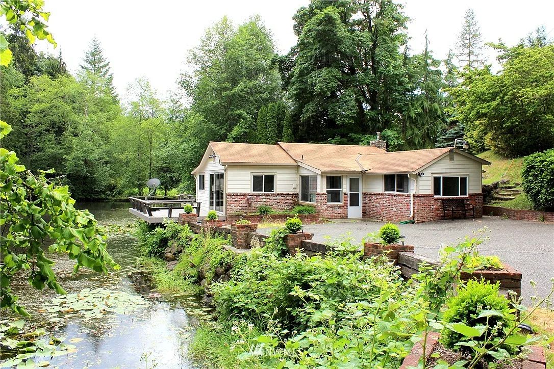 2150 NW Woodland Drive photo 1