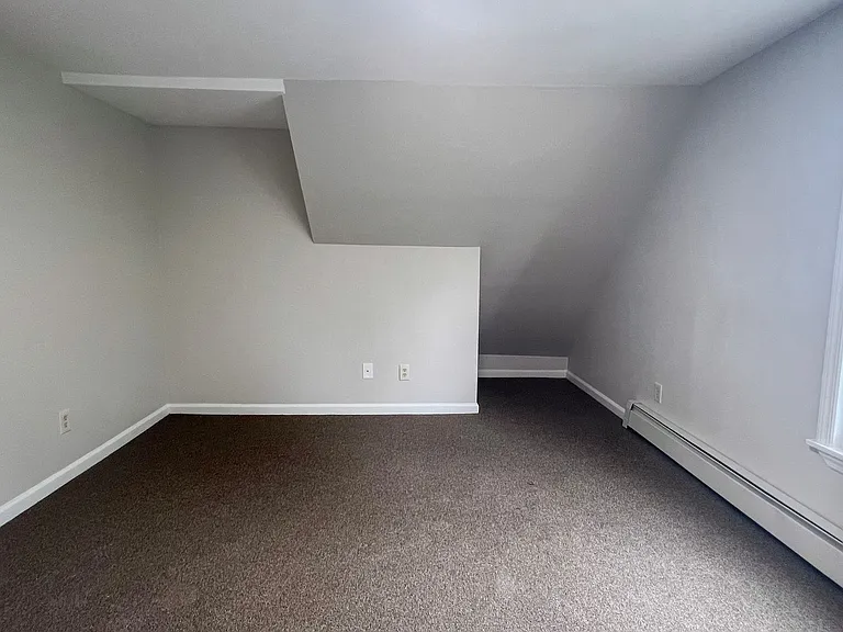295 Franklin Ave — Photo 15