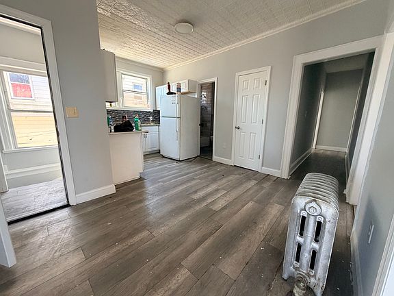 5th image of 410 10th Ave #1L