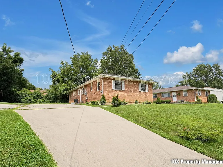 92 Cherrington Rd — Photo 21