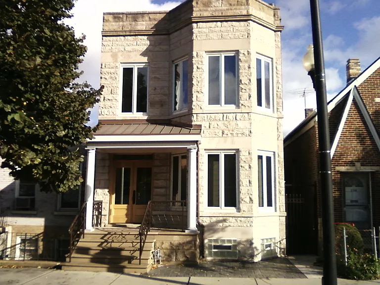 640 W 35th St #1 — Photo 6