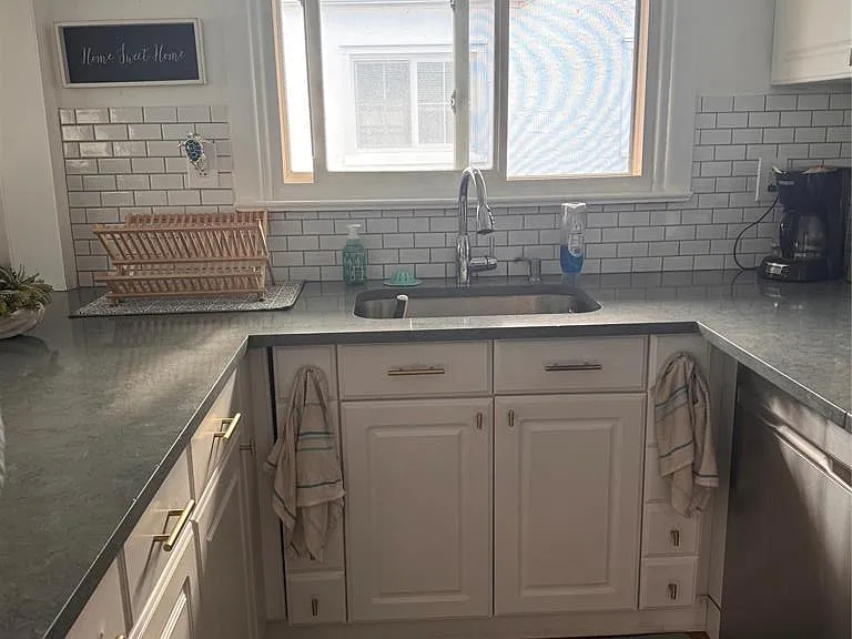 537 E Chester St — Photo 2