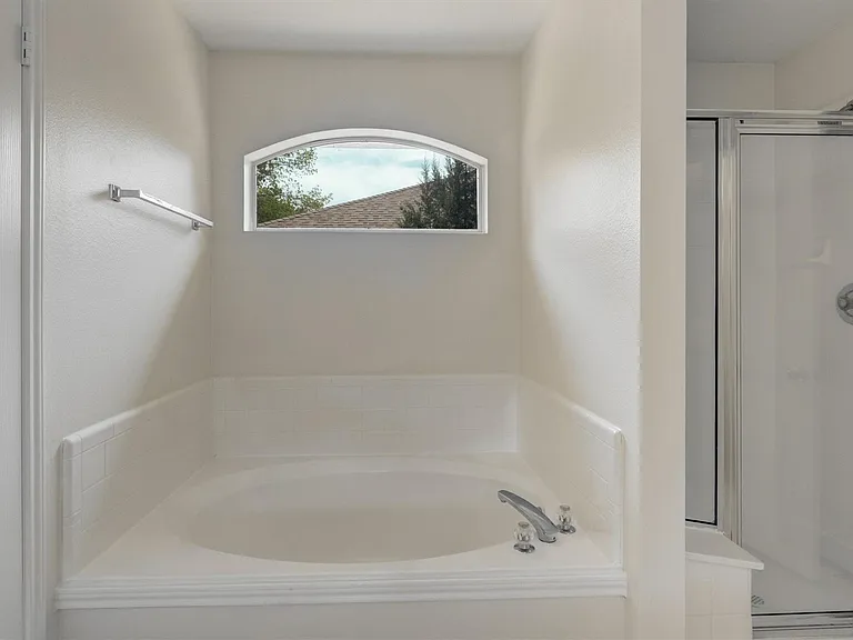 11209 Avering Ln — Photo 13