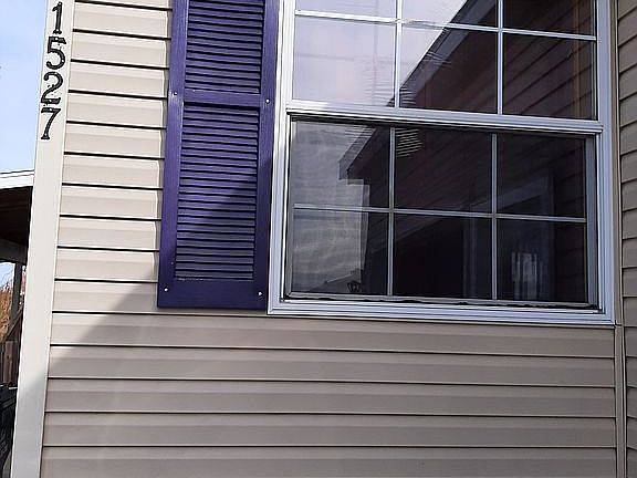 3rd image of 1527 Lavender Dr