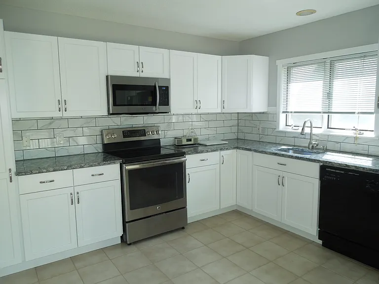 670 Heritage Hls #A — Photo 4